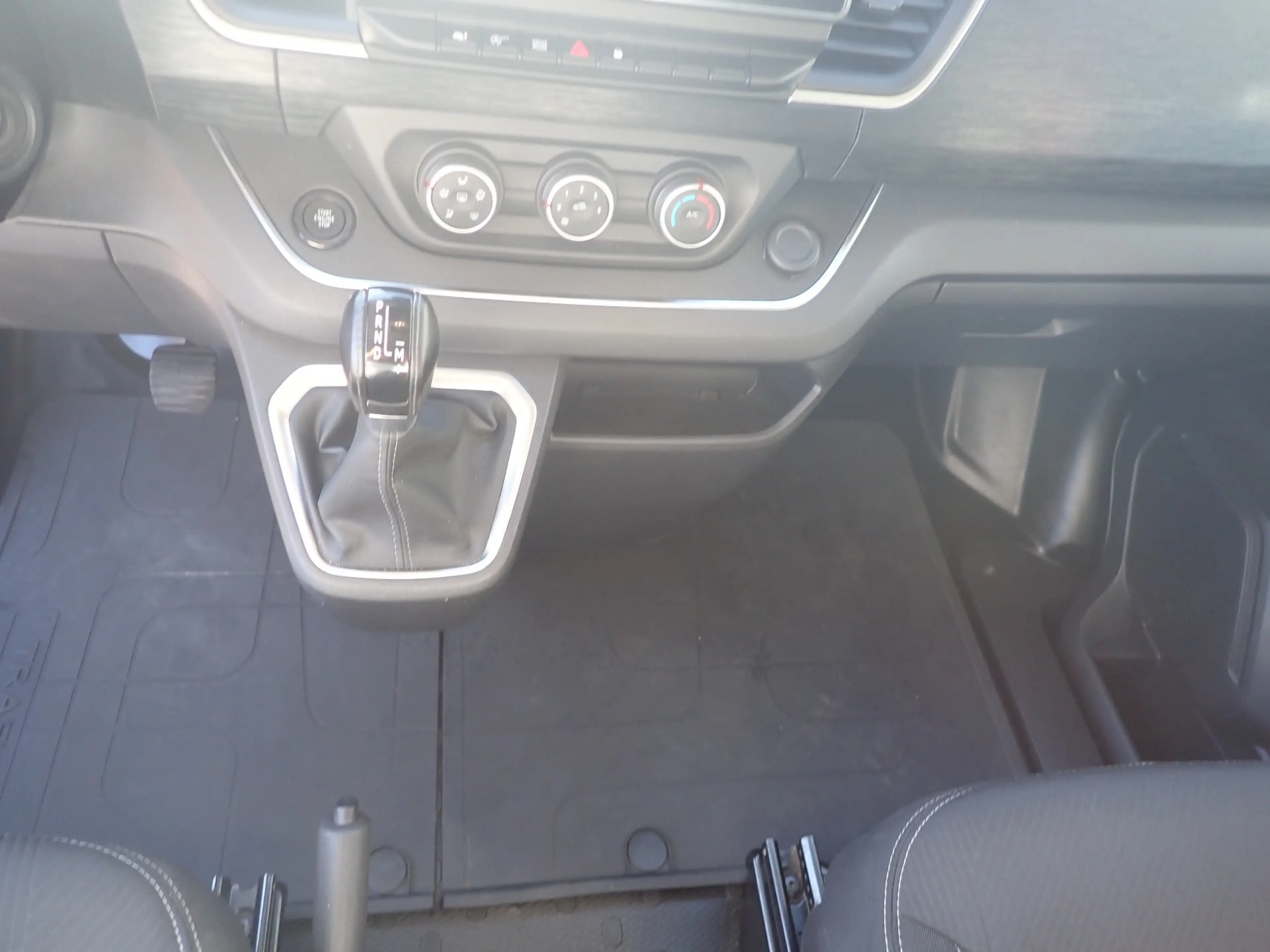 Renault Trafic Life Blue dCi 170 8-Sitzer — photo 15