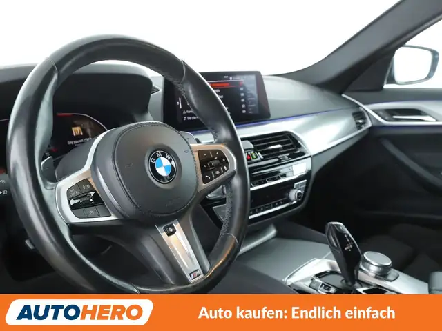 BMW 5 Series view 11
