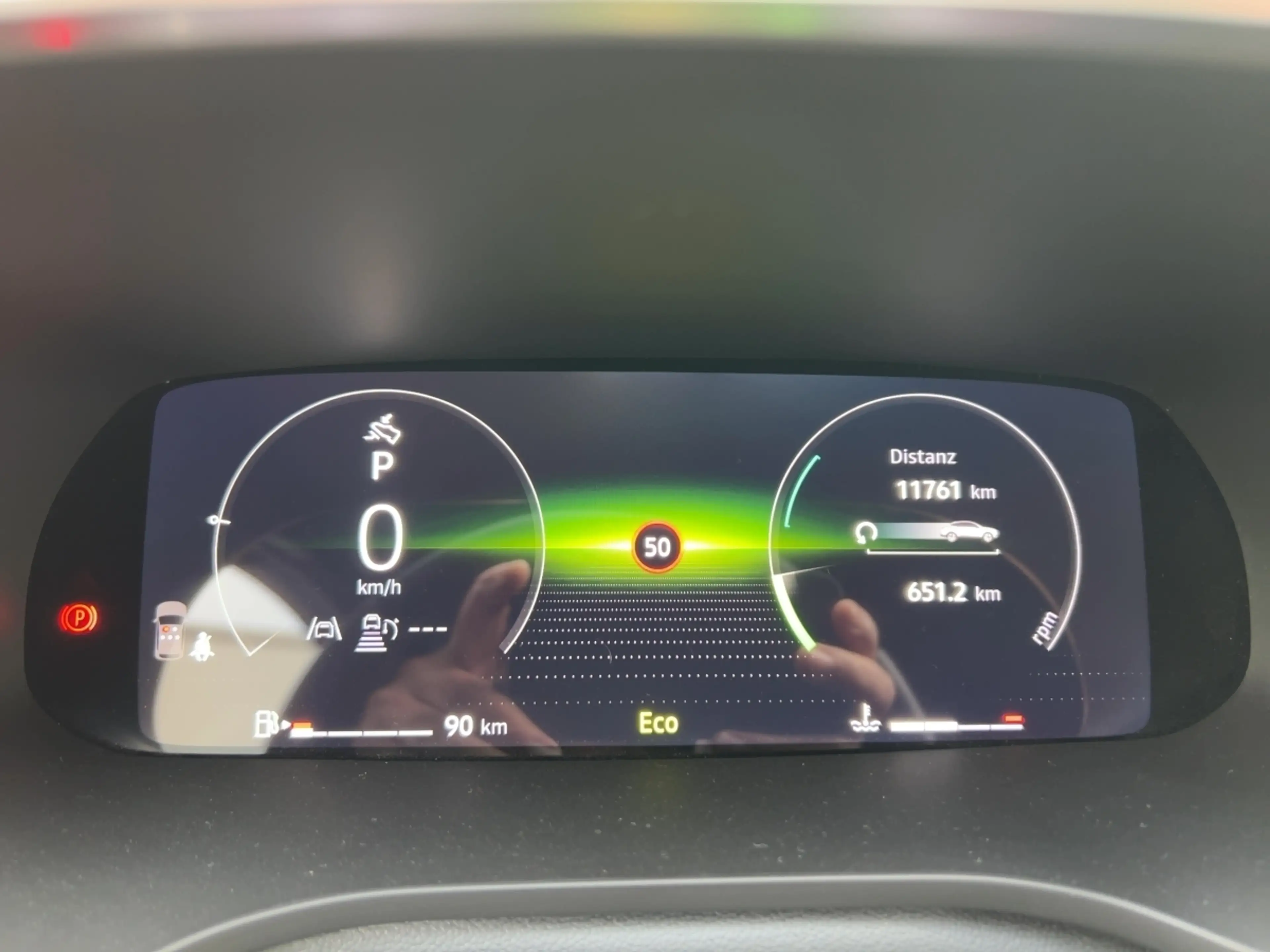 Renault Arkana TECHNO Mild Hybrid 140 EDC Apple CarPlay BT — photo 13
