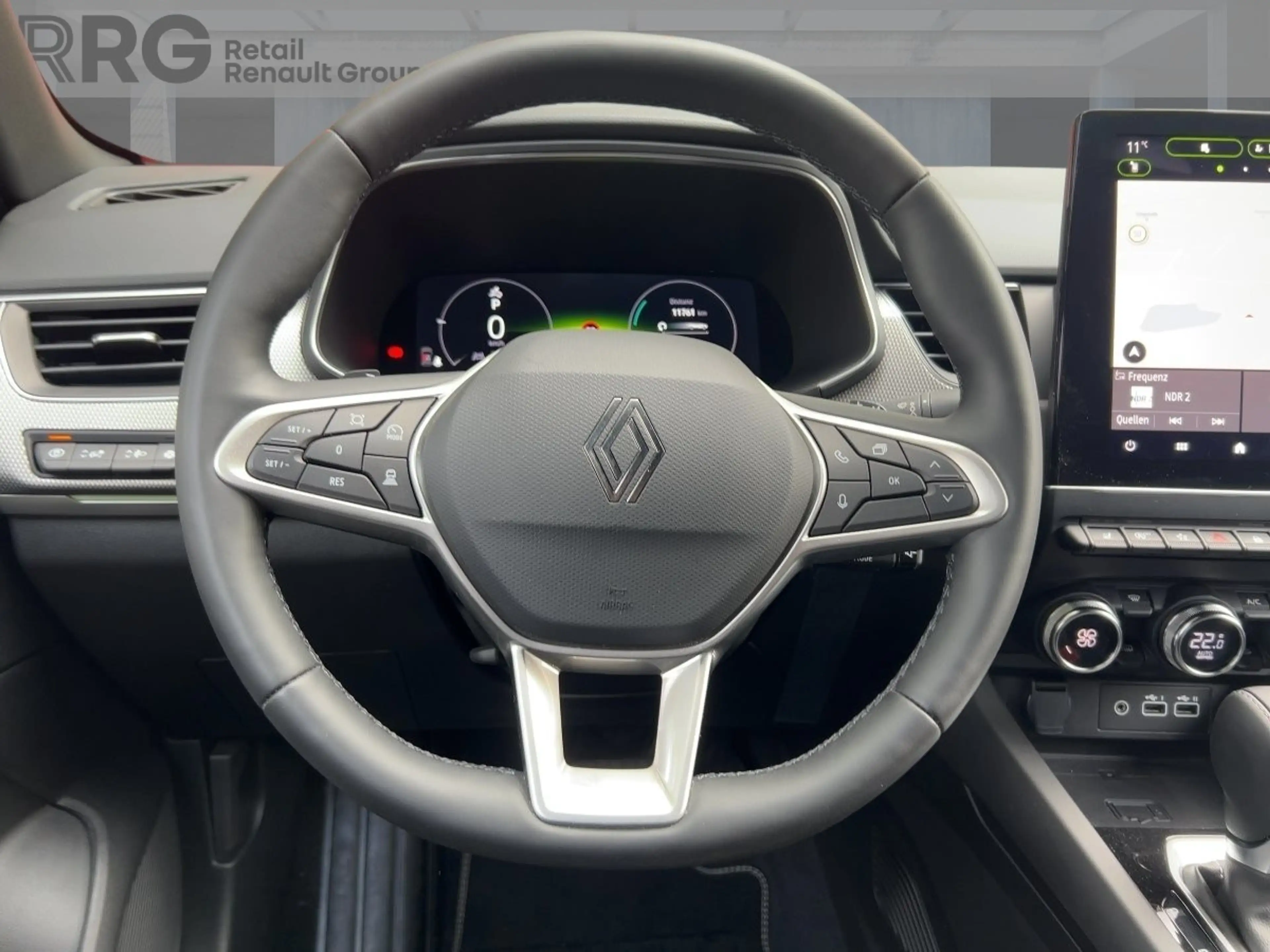 Renault Arkana TECHNO Mild Hybrid 140 EDC Apple CarPlay BT — photo 11