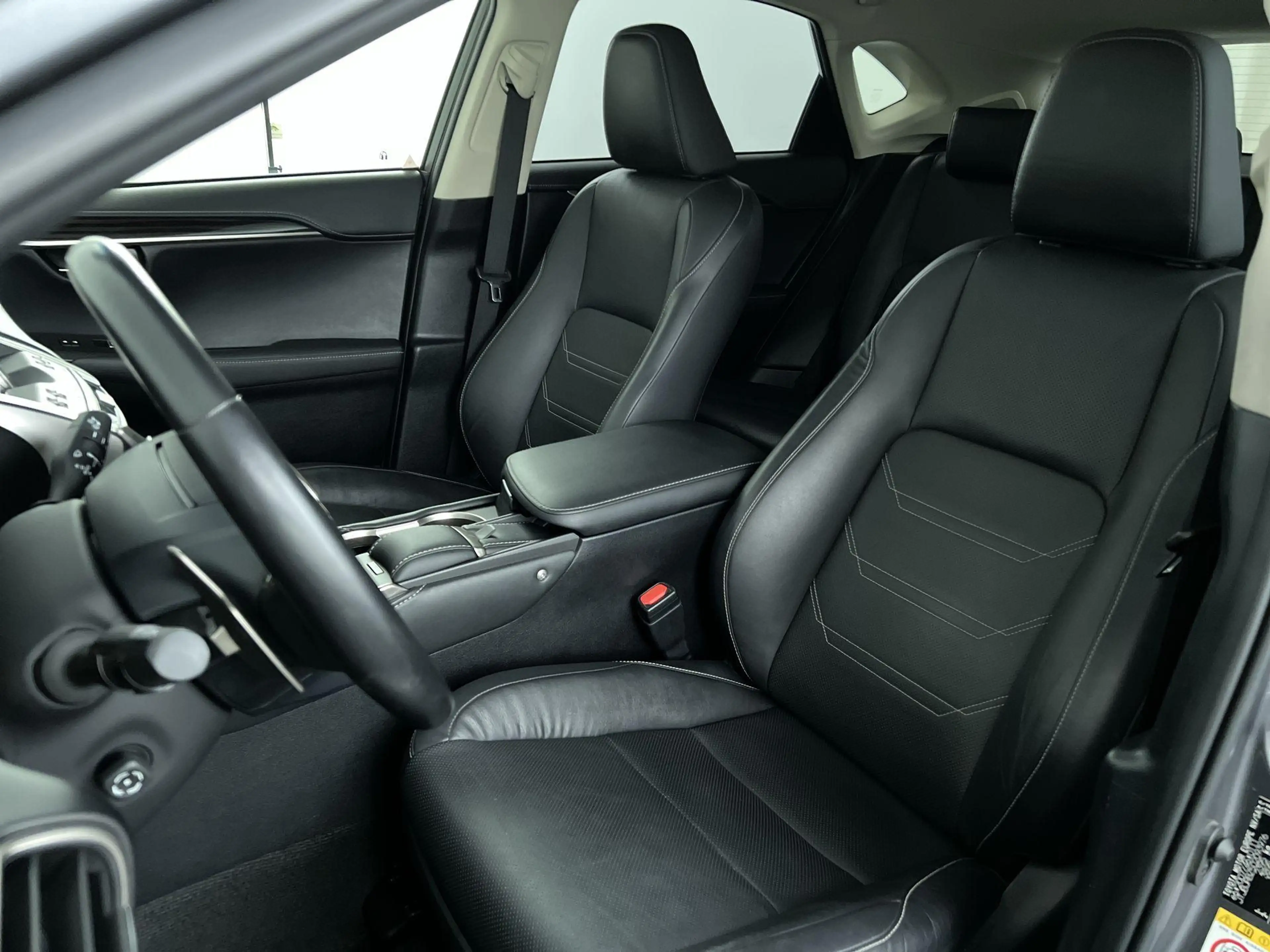 Lexus NX 300h AWD President Line Schuif kanteldak — photo 11