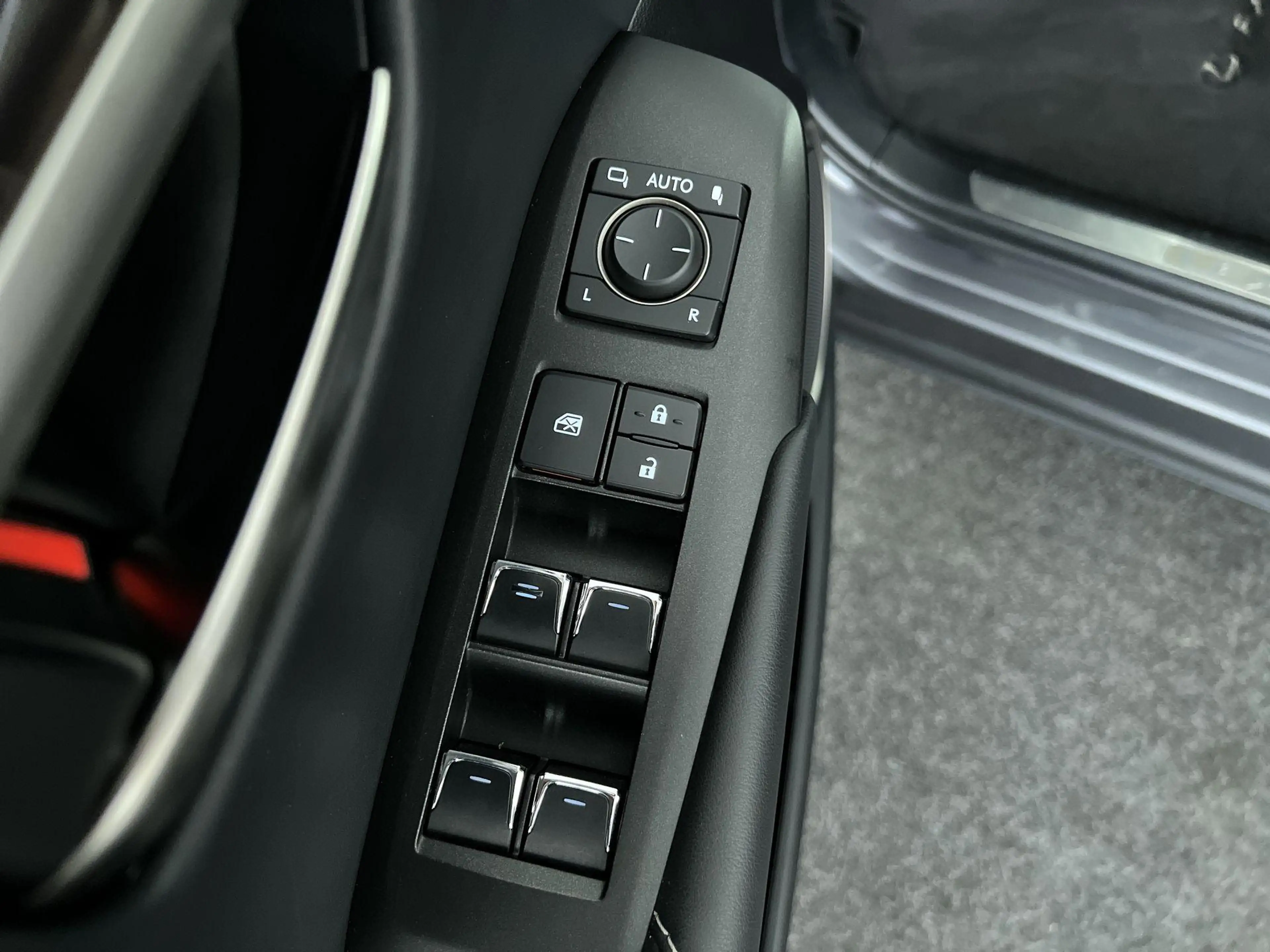 Lexus NX 300h AWD President Line Schuif kanteldak — photo 12