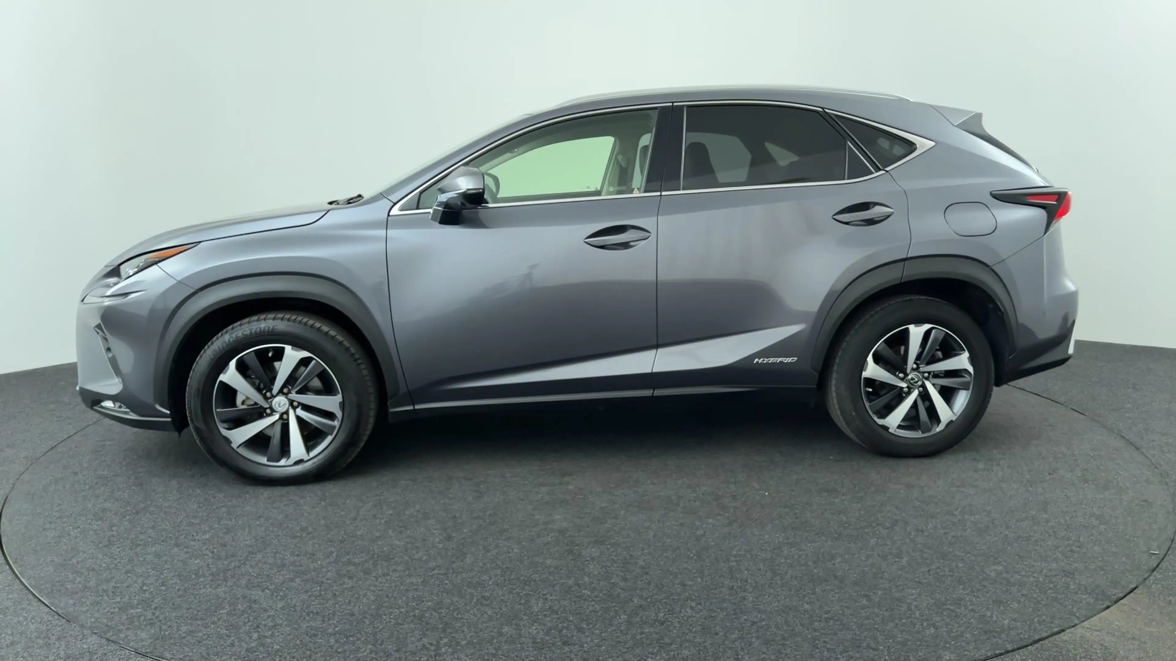 Lexus NX 300h AWD President Line Schuif kanteldak — photo 2