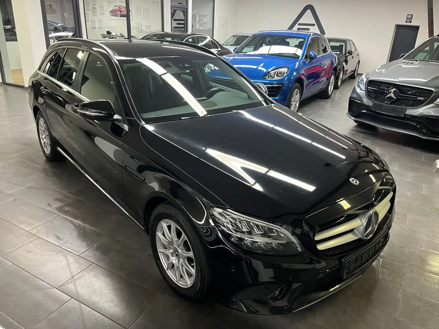 Mercedes-Benz C 200 d T-Modell Navi/LED/Kamera/Totw./Spurhalte Noir - 1