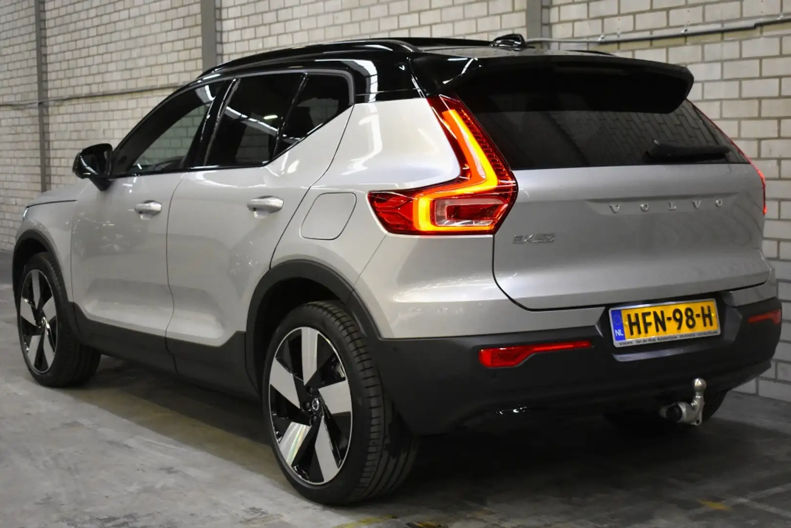 Volvo EX40 Extended Range Ultra 82kWh/252PK | Schuifdak | Tre Grijs - 2