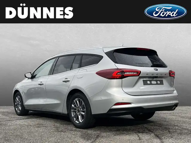 Ford Focus view 2