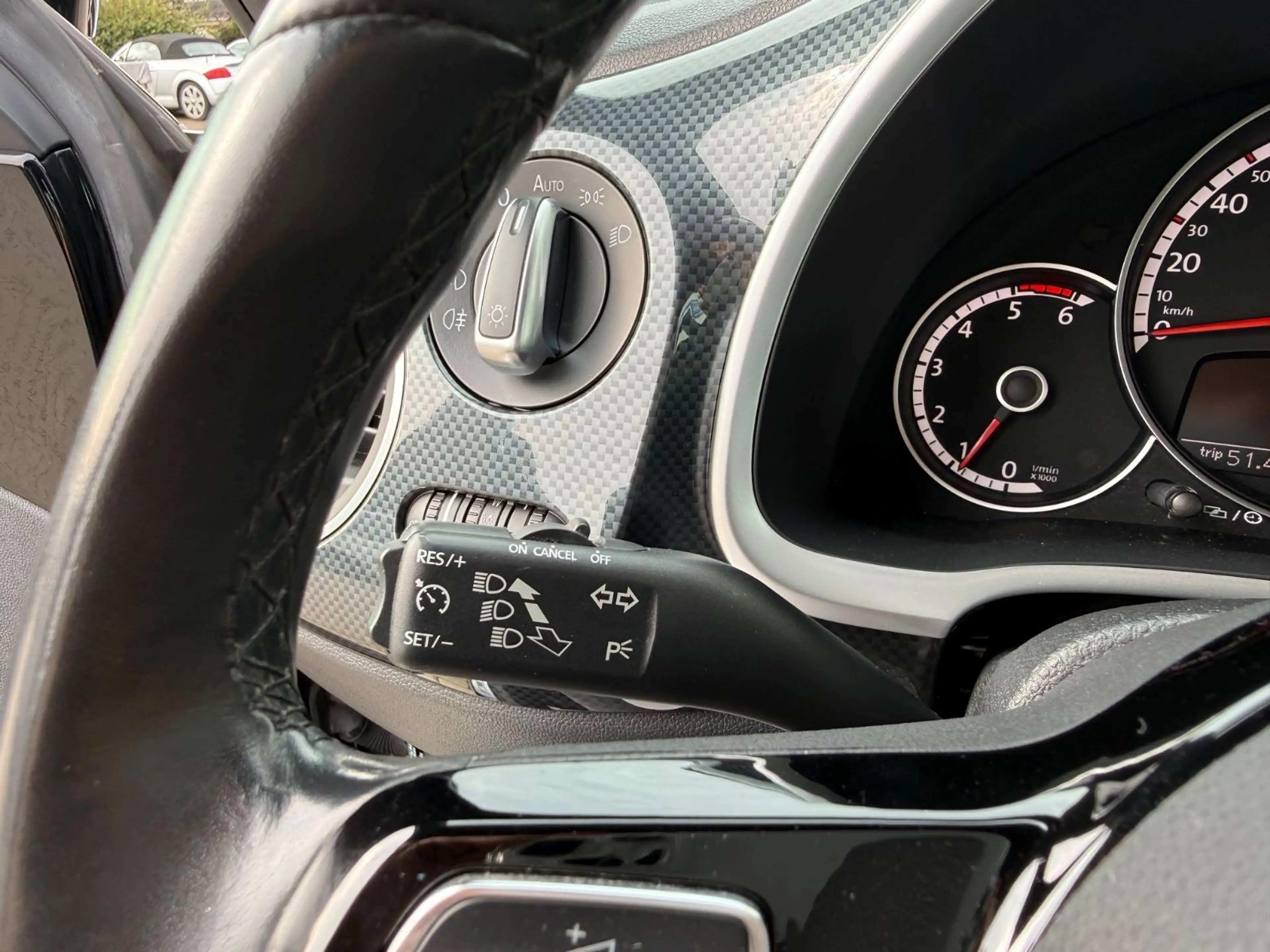 Volkswagen Beetle 2.0 TDI Sport R-LINE — photo 13