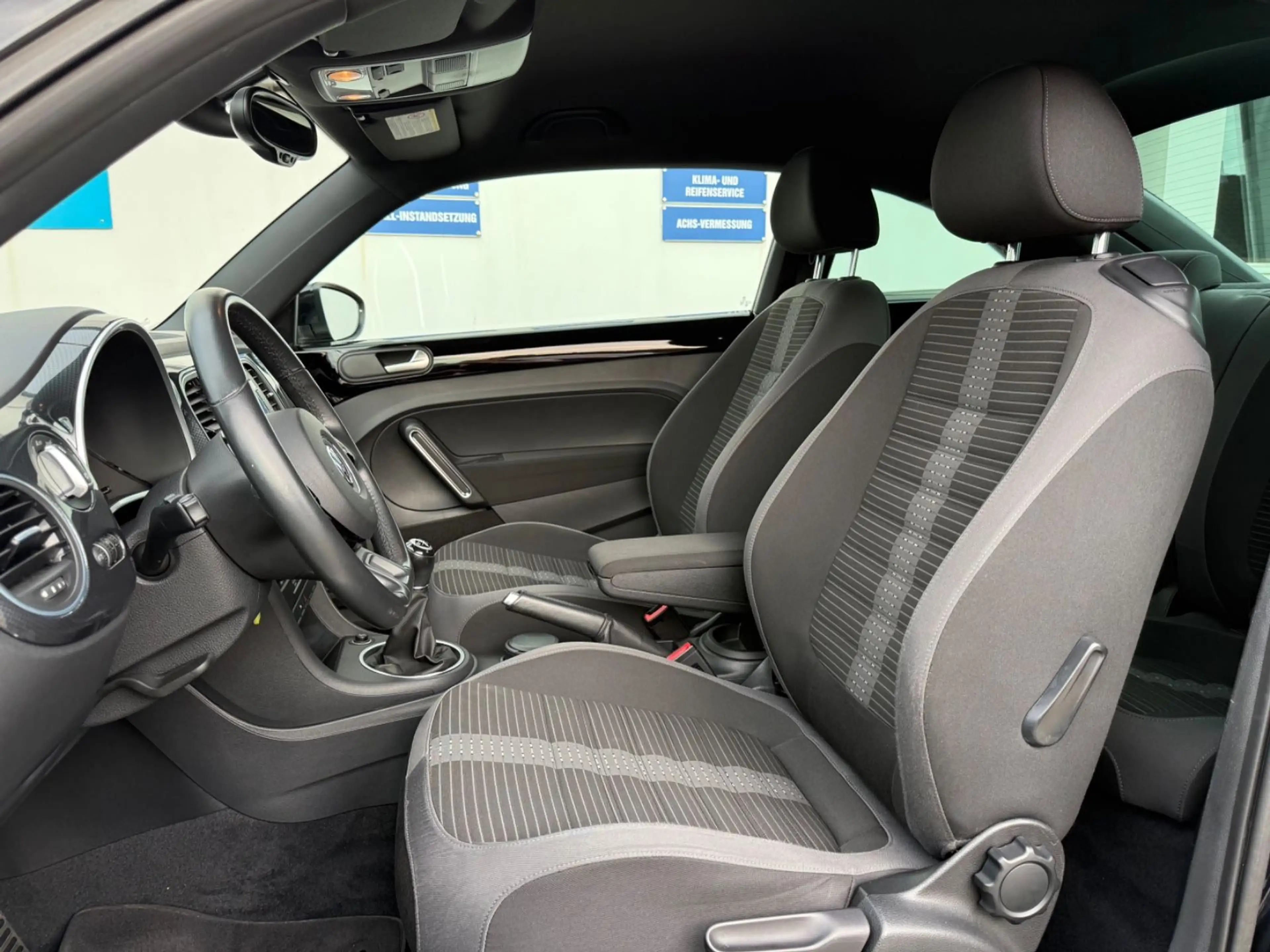 Volkswagen Beetle 2.0 TDI Sport R-LINE — photo 9