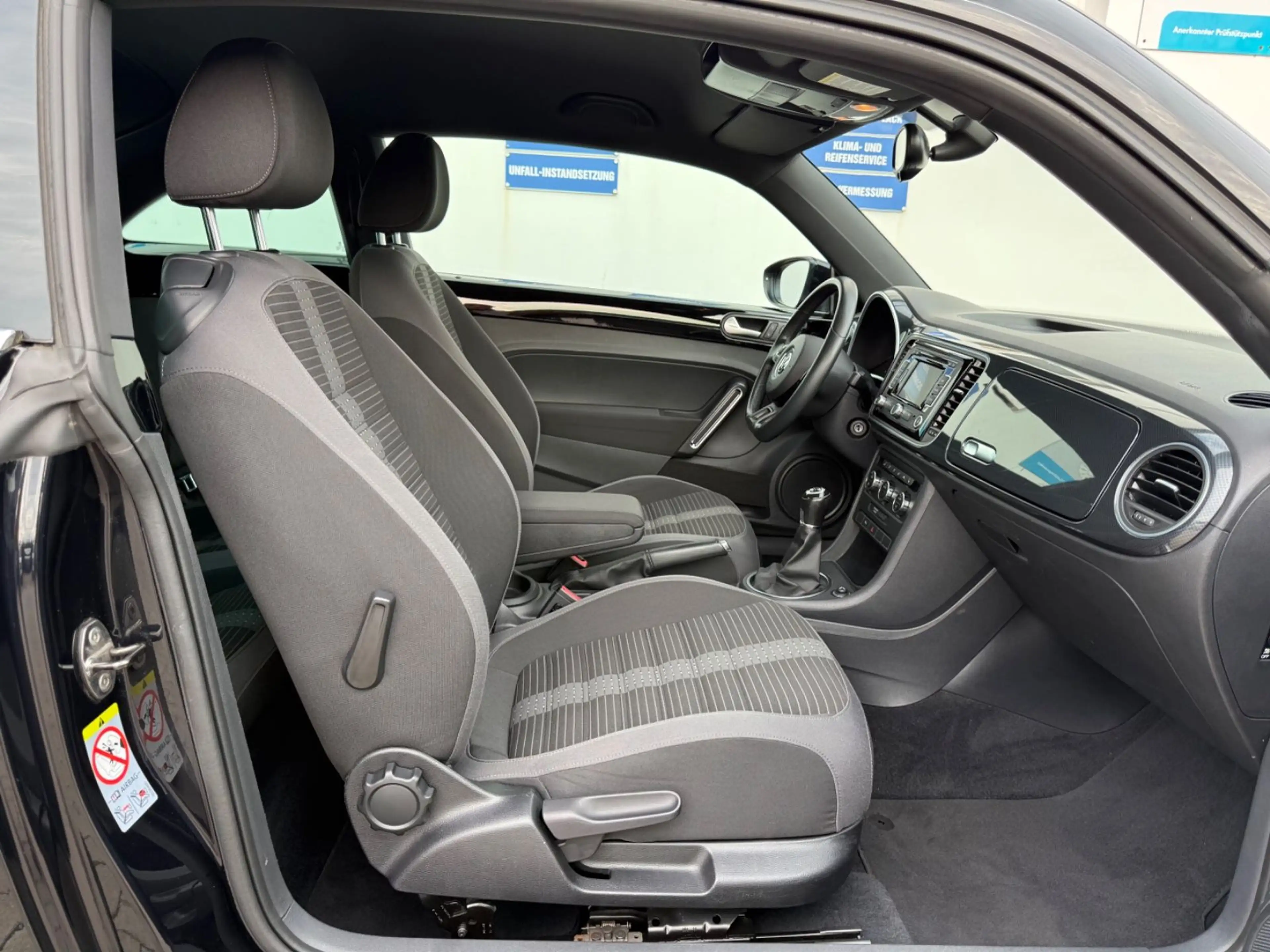 Volkswagen Beetle 2.0 TDI Sport R-LINE — photo 15