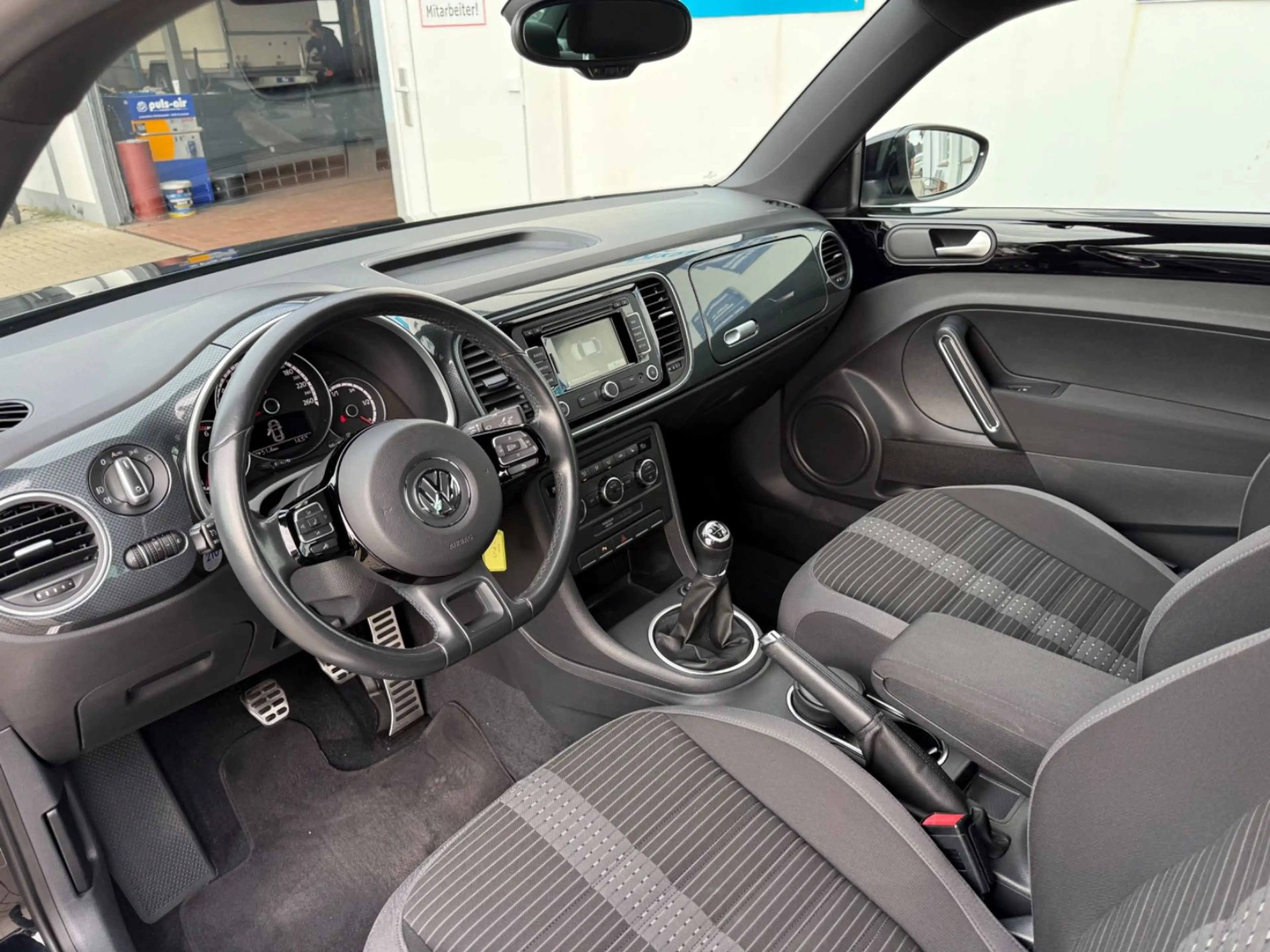 Volkswagen Beetle 2.0 TDI Sport R-LINE — photo 7