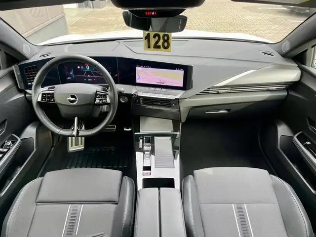 Opel Astra view 10
