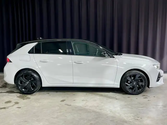 Opel Astra view 8
