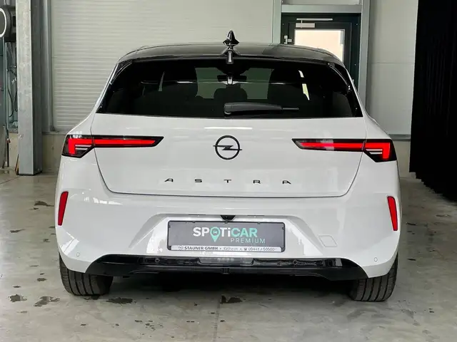 Opel Astra view 6