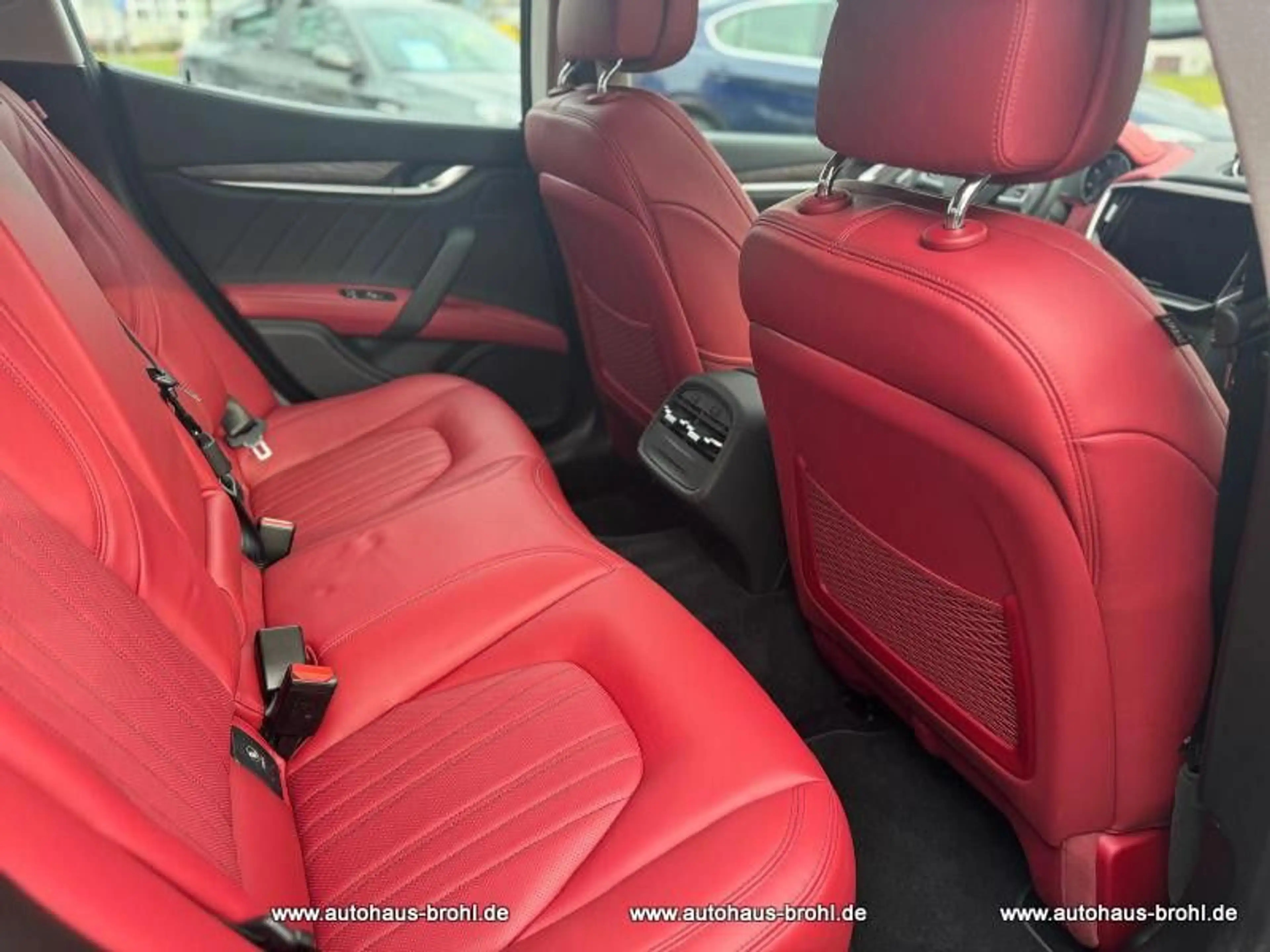 Maserati Ghibli 2.0 Hybrid GT Auto — photo 13