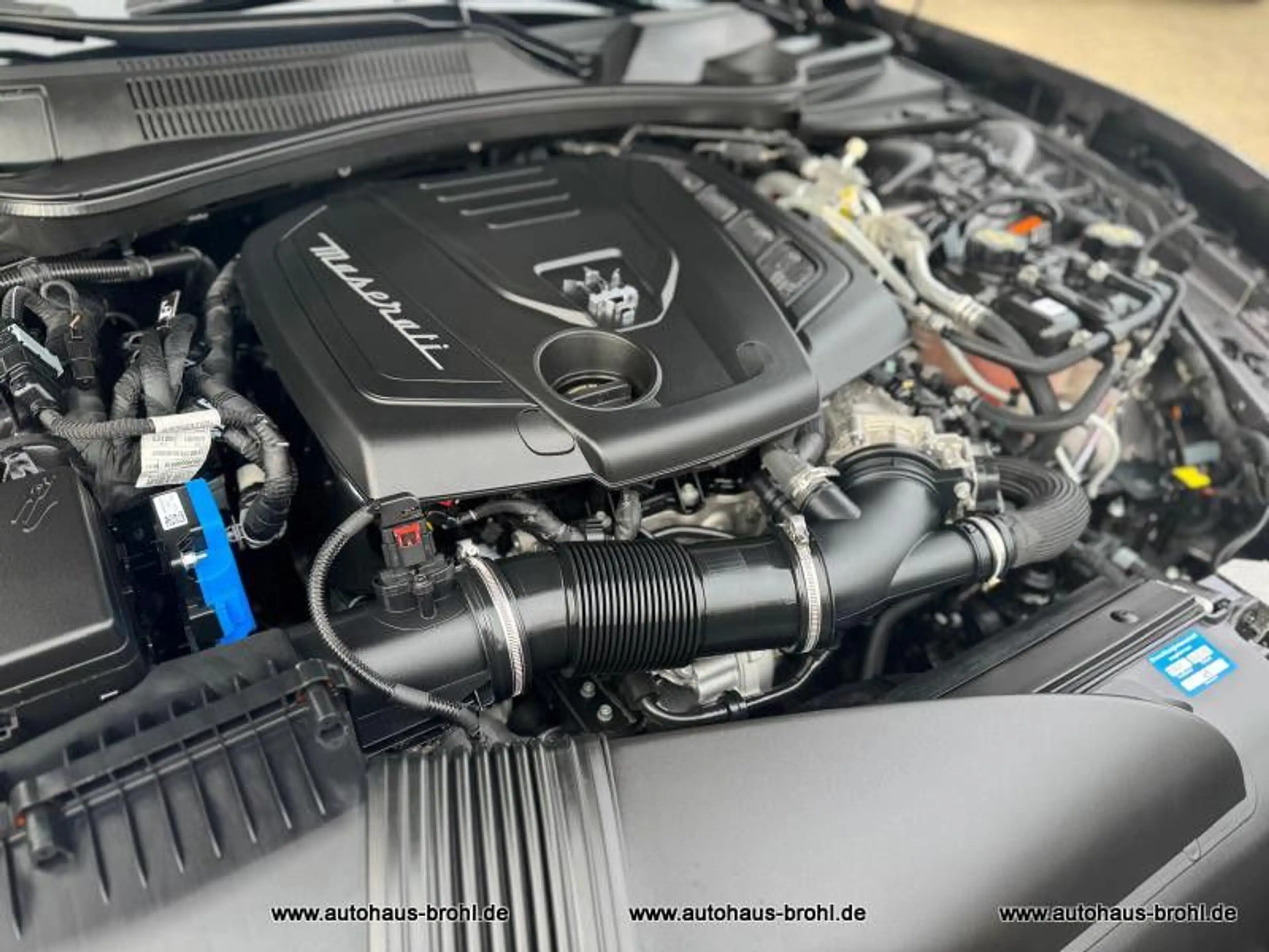 Maserati Ghibli 2.0 Hybrid GT Auto — photo 15