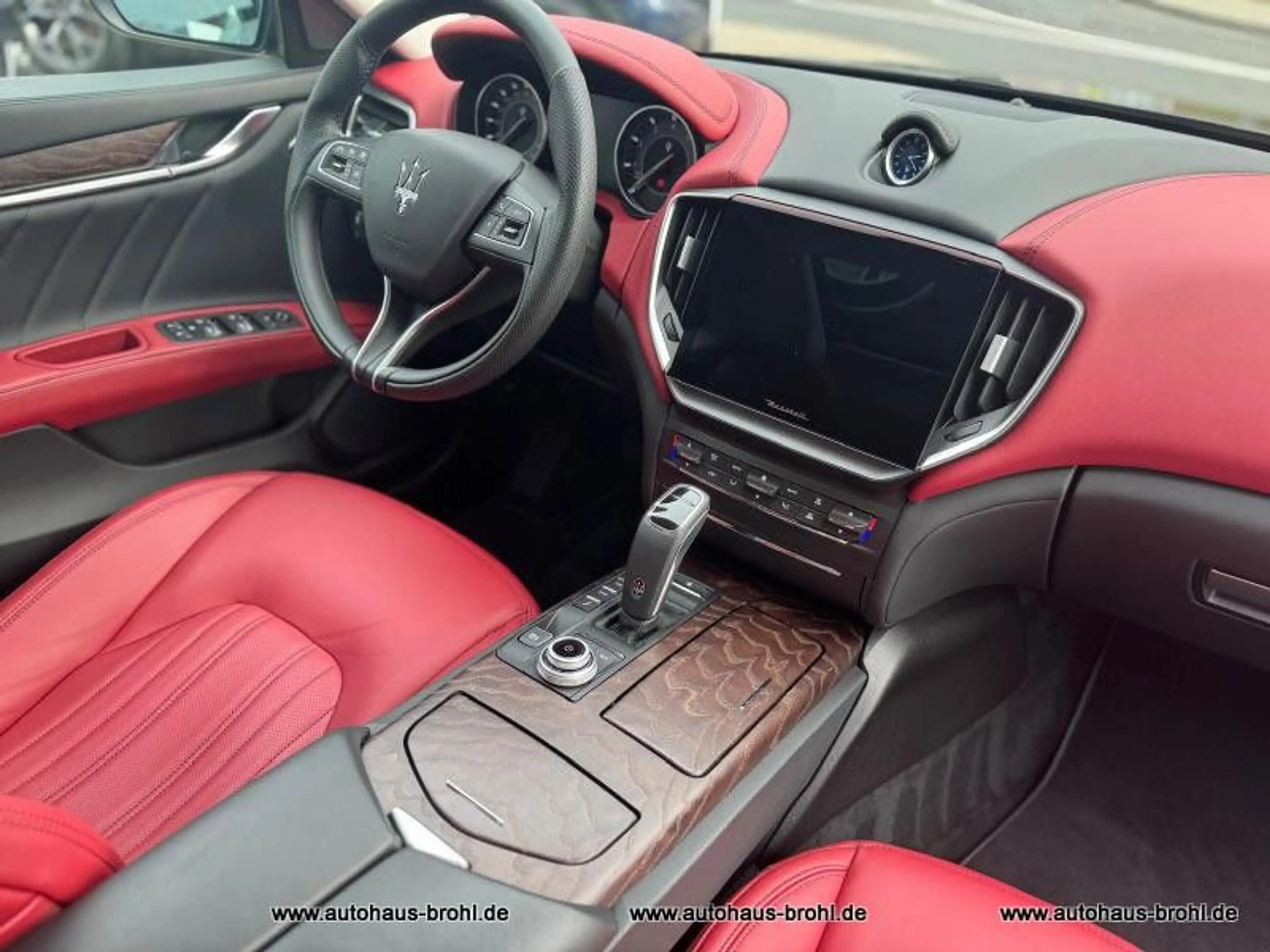 Maserati Ghibli 2.0 Hybrid GT Auto — photo 9