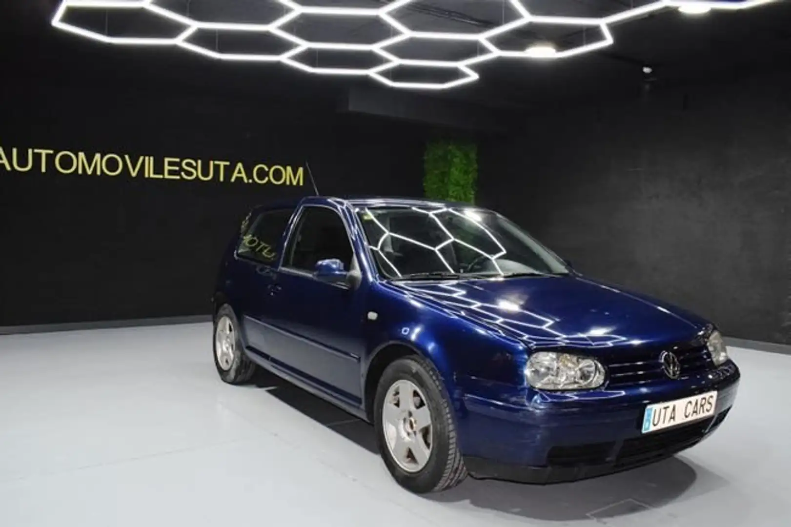 Volkswagen Golf 1.6 Highline 100 Blau - 1