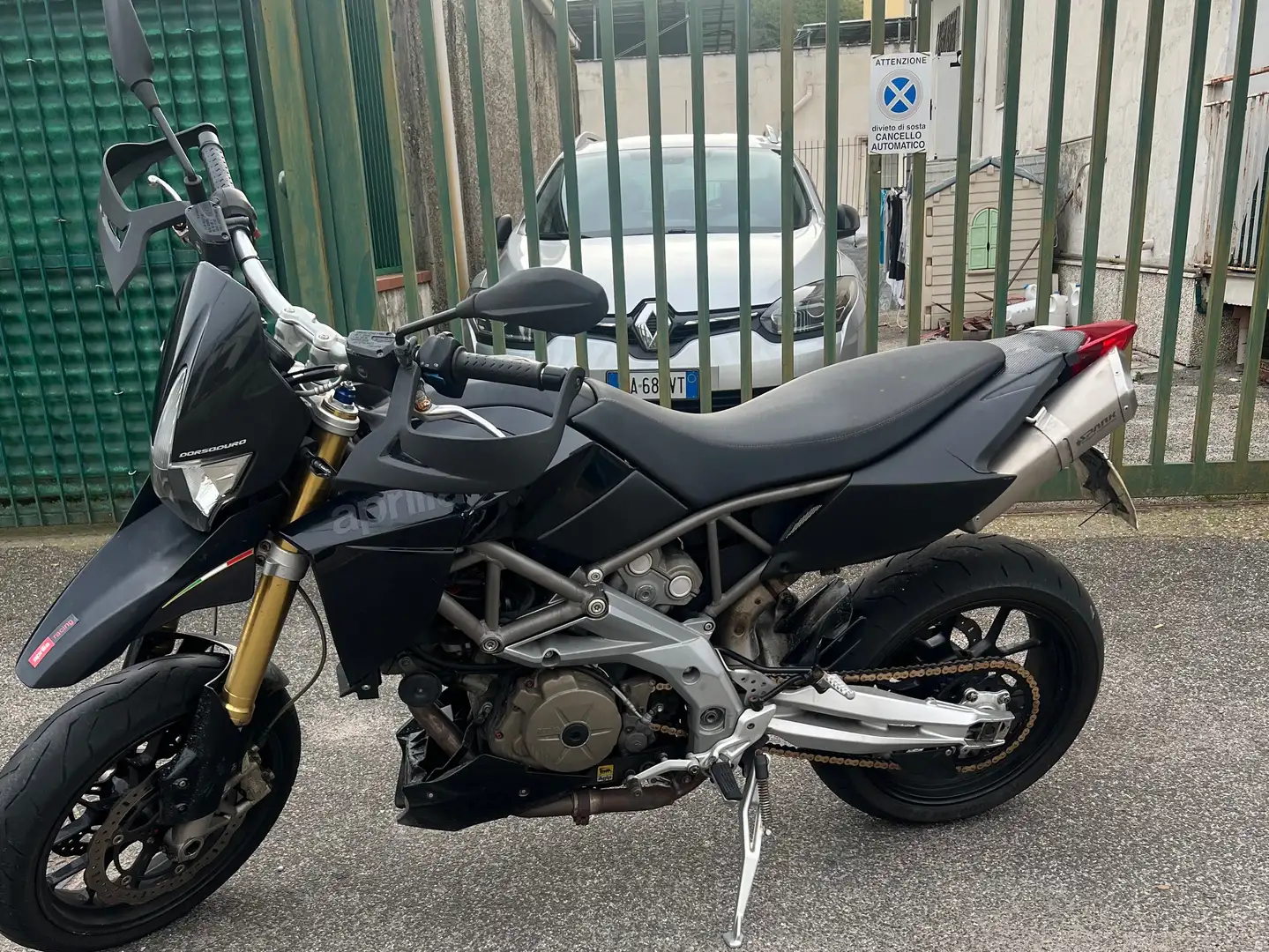 Aprilia Dorsoduro Negru - 1