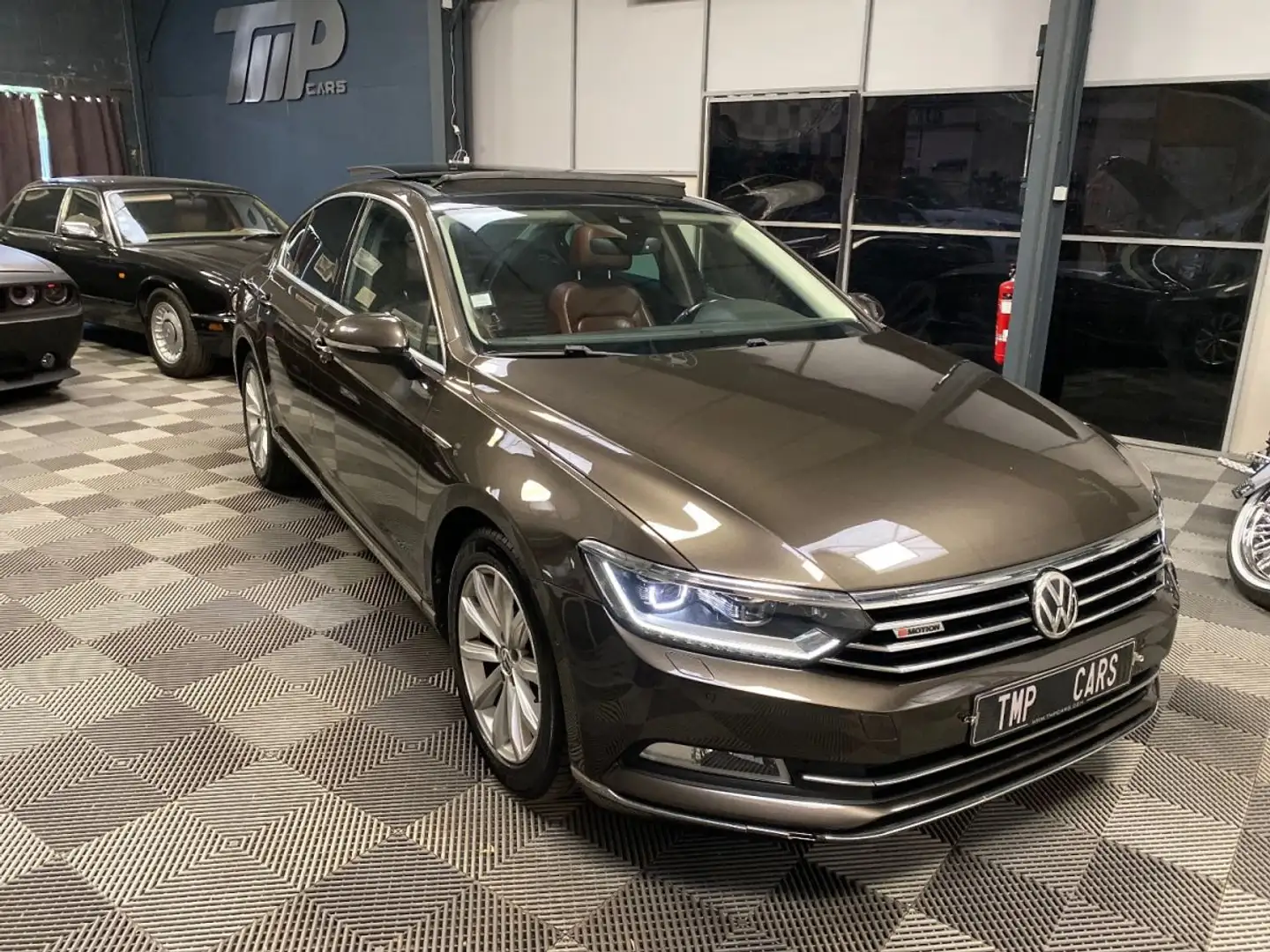 Volkswagen Passat 2.0 BiTDI 240ch BlueMotion Technology Carat Editio - 1