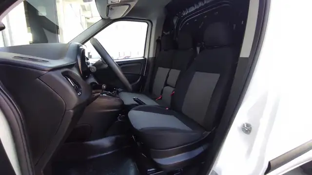 Fiat Doblo view 8