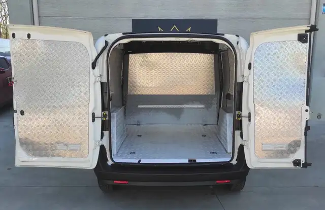Fiat Doblo view 11