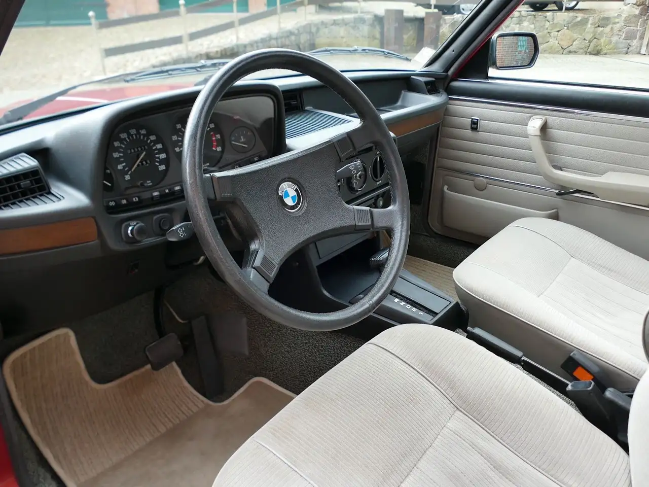 BMW 520 E12 Limousine perfekter Originalzustand, foto 7