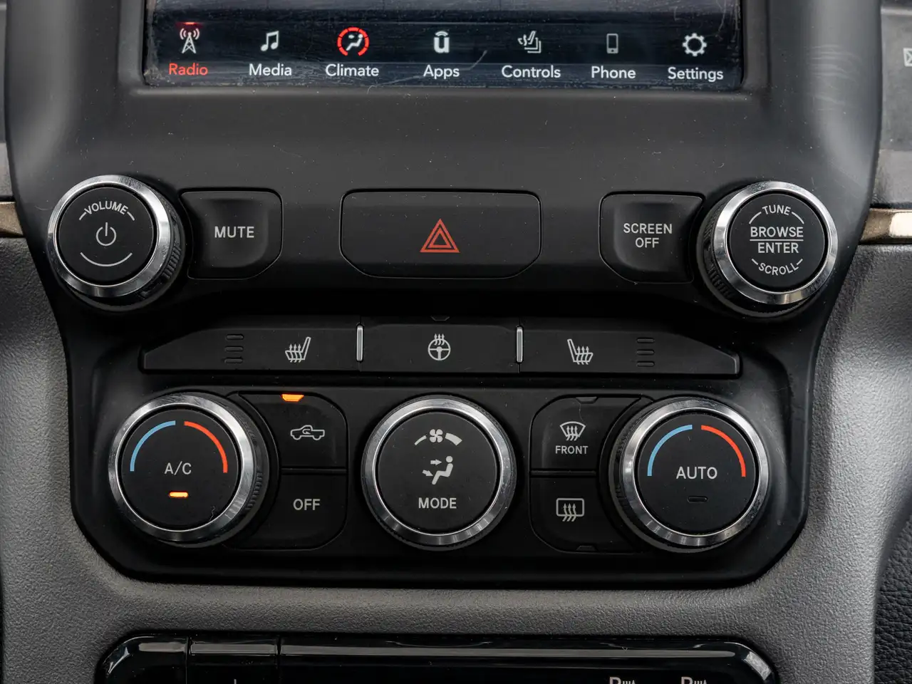 RAM 1500 снимка RAM 1500
