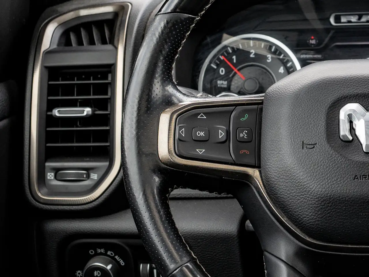 RAM 1500 снимка RAM 1500