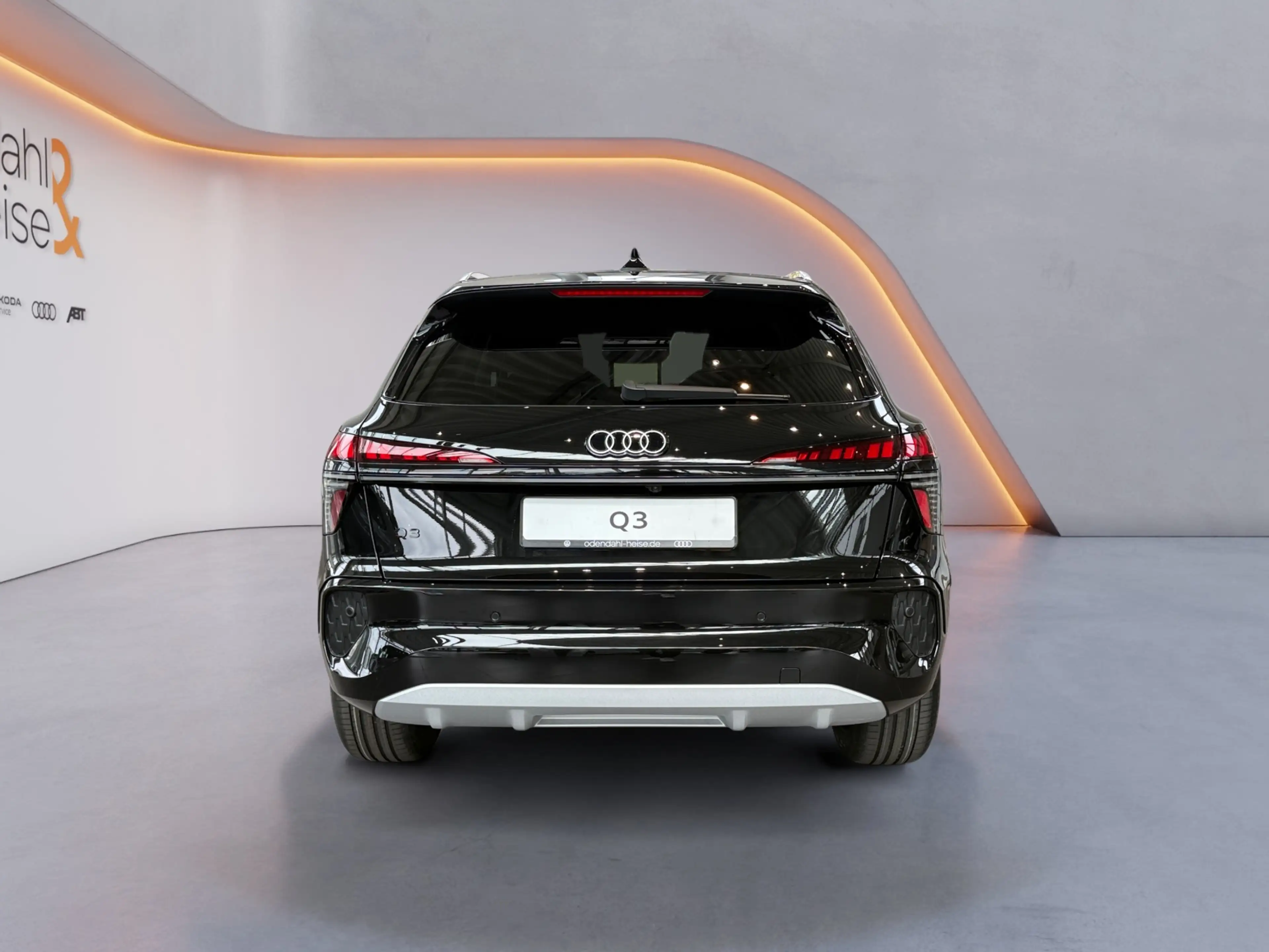 Audi Q3 SUV TDI 110 kW S tronic — photo 4