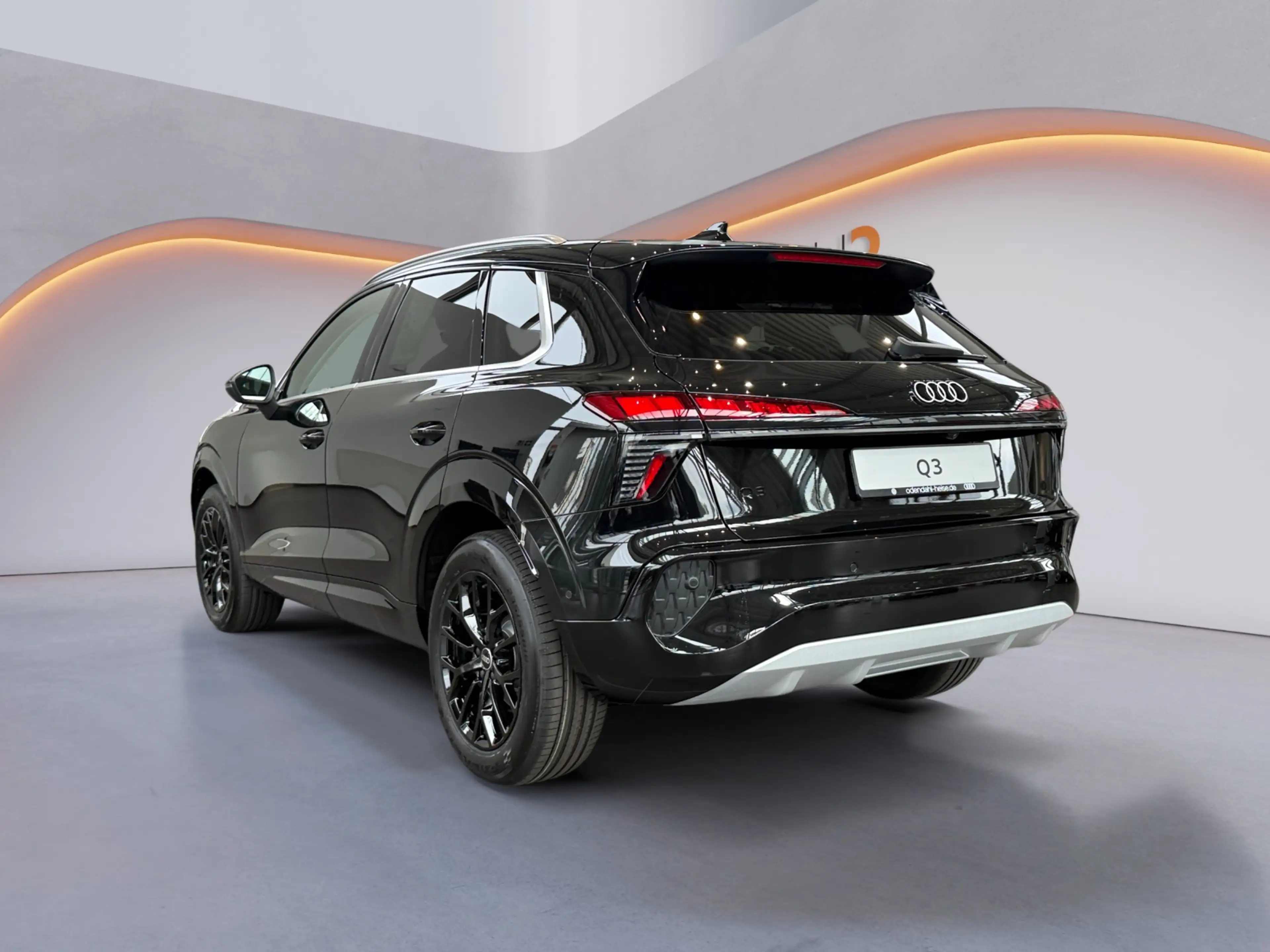 Audi Q3 SUV TDI 110 kW S tronic — photo 3