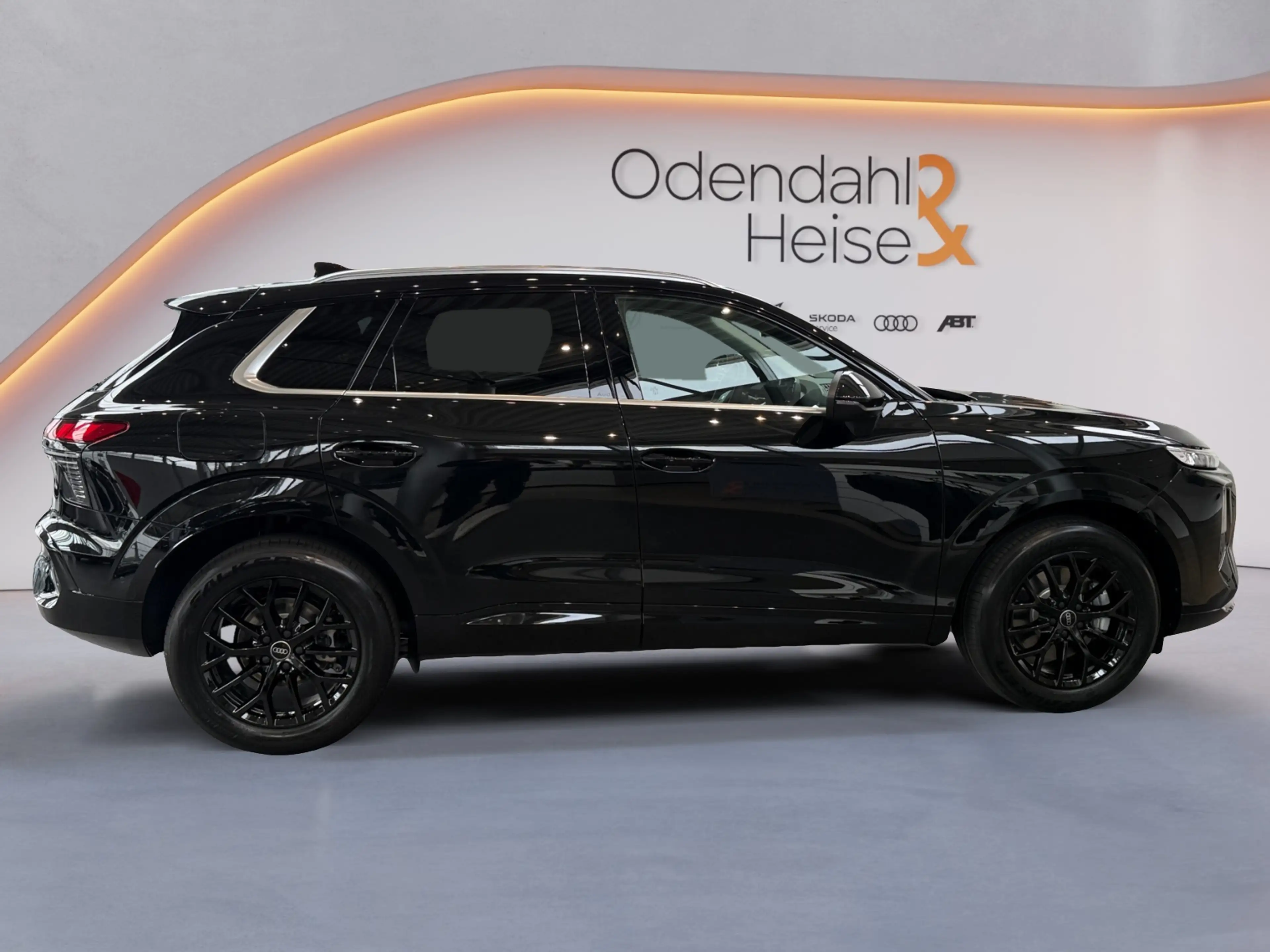 Audi Q3 SUV TDI 110 kW S tronic — photo 6