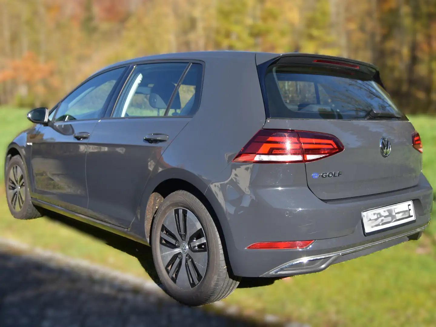 Volkswagen e-Golf Golf VII e-Golf Grau - 2