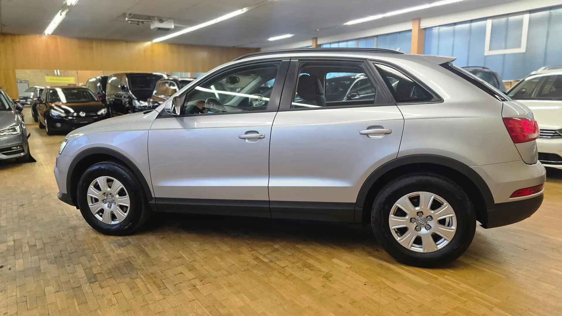 Audi Q3 2.0l EU6 TDI LED KEYLESS XEN SHZ AHK GRA AMBIENTE Gris - 2