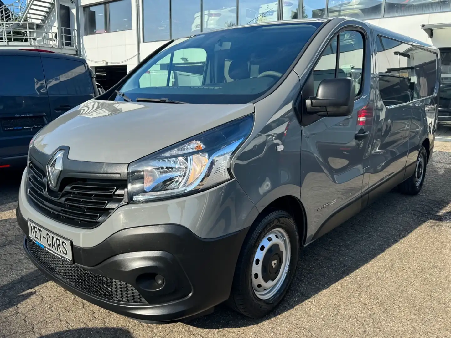 Renault Trafic Kasten L2H1*6Sitzer*PDC*AHK*1HAND Сірий - 1