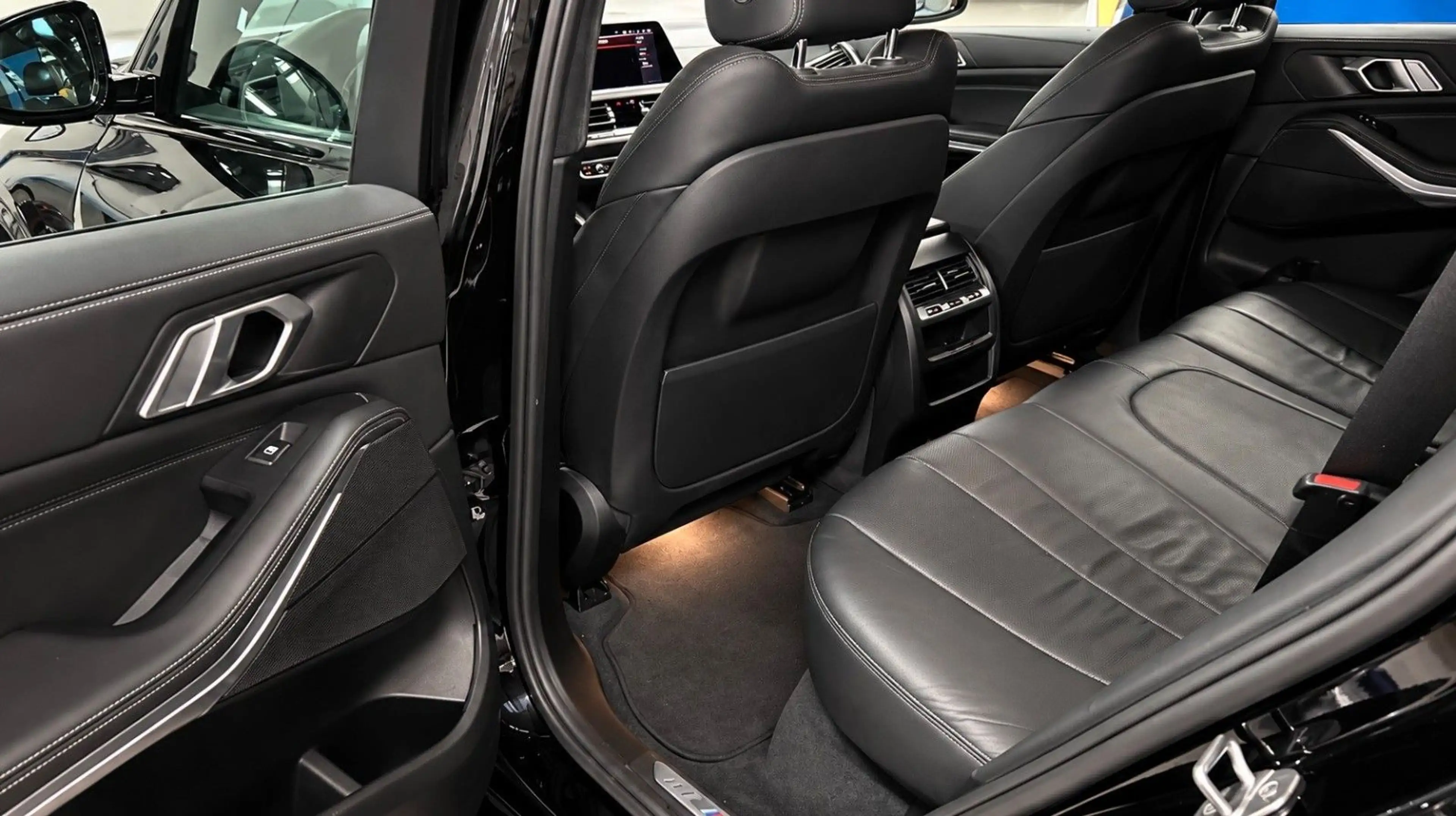 BMW X5 xDrive 40 i M Sport, Leder, Navi, AHK — photo 11