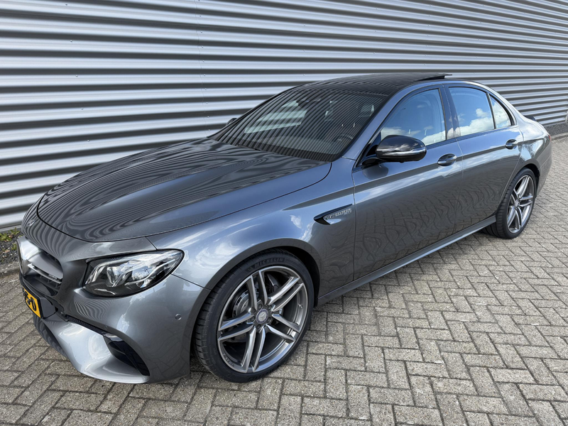 Mercedes-Benz E 63 AMG 4MATIC 1e Lak Pano Burmester Sfeer — photo 4