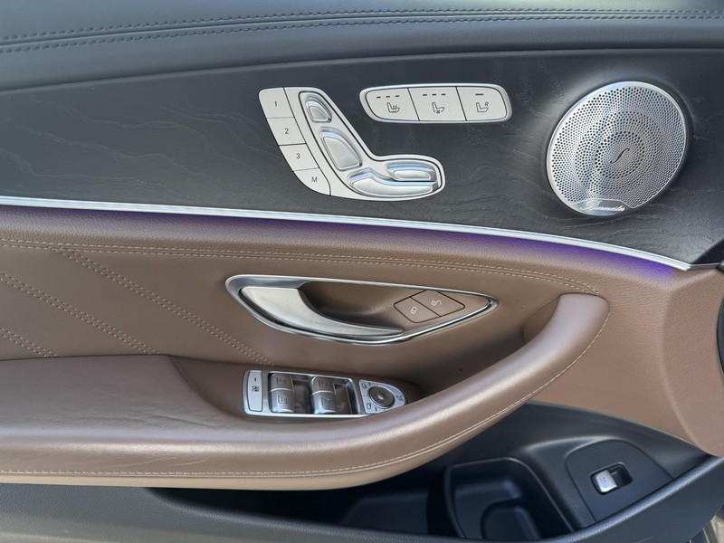 Mercedes-Benz E 63 AMG 4MATIC 1e Lak Pano Burmester Sfeer — photo 14