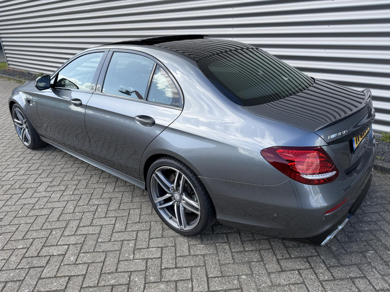 Mercedes-Benz E 63 AMG 4MATIC 1e Lak Pano Burmester Sfeer — photo 3