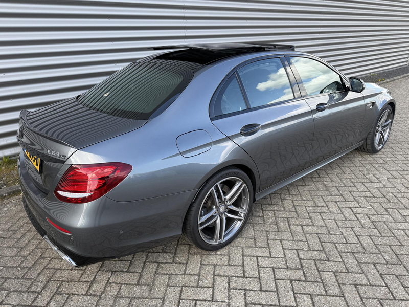 Mercedes-Benz E 63 AMG 4MATIC 1e Lak Pano Burmester Sfeer — photo 25