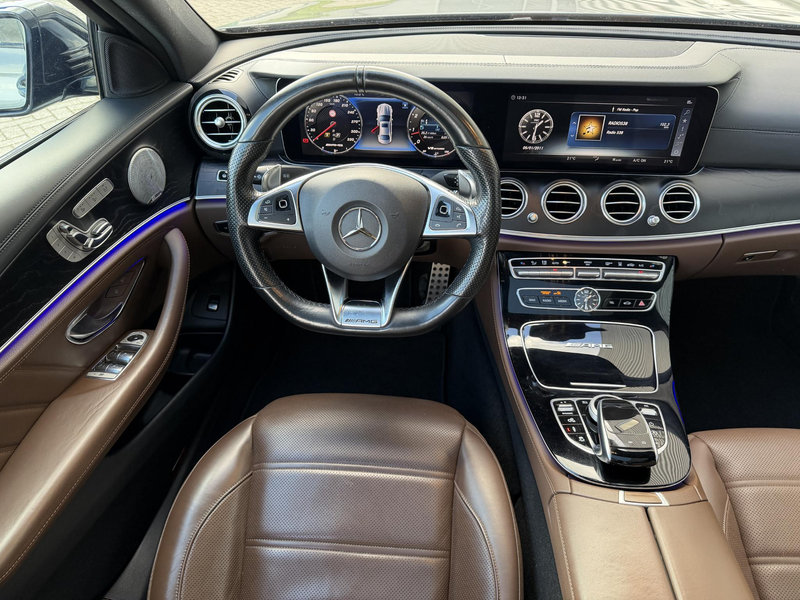 Mercedes-Benz E 63 AMG 4MATIC 1e Lak Pano Burmester Sfeer — photo 21