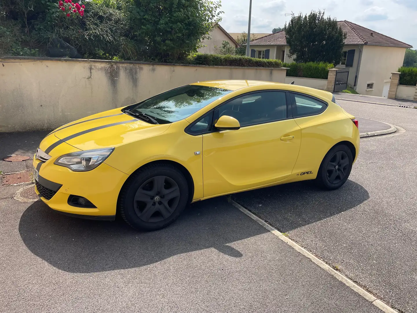 Opel Astra Astra GTC 1.6 T - 180 Cosmo Panoramique Jaune - 1