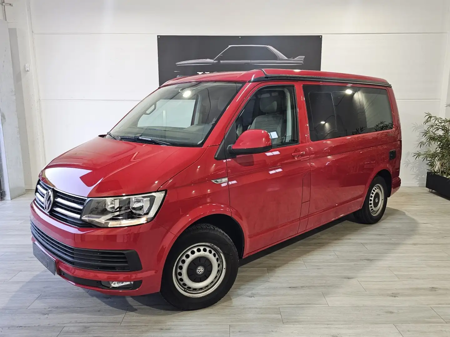 Volkswagen T6 California 2.0TDI BMT Ocean 110kW Rood - 1