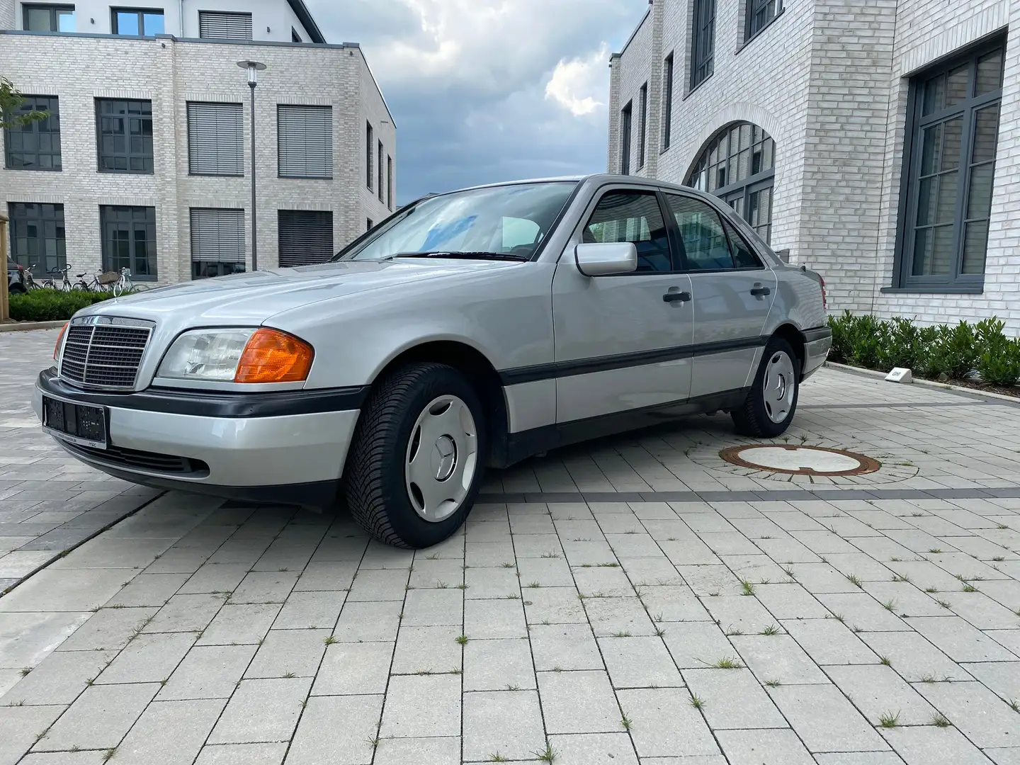 Mercedes-Benz C 180 C-Klasse Classic Silber - 1