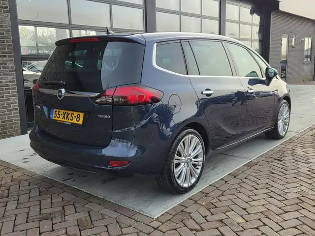 Opel Zafira Tourer view 2