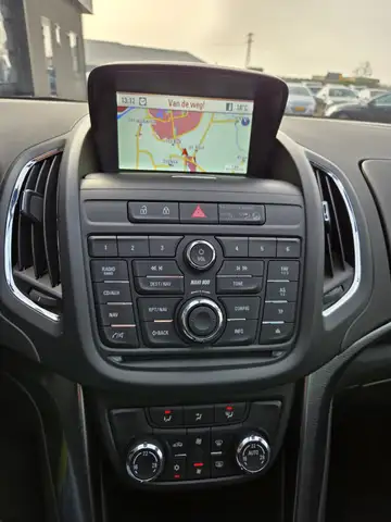 Opel Zafira Tourer view 12