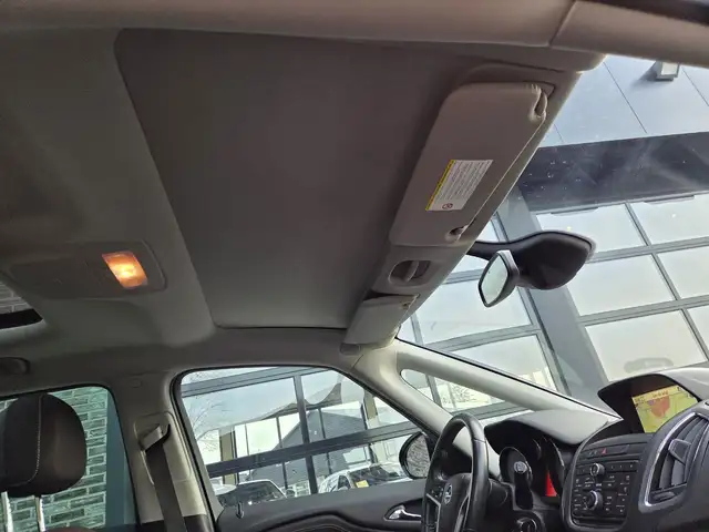 Opel Zafira Tourer view 11