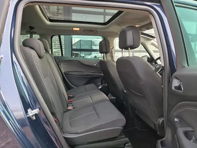 Opel Zafira Tourer view 7