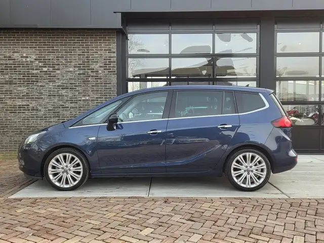 Opel Zafira Tourer view 6