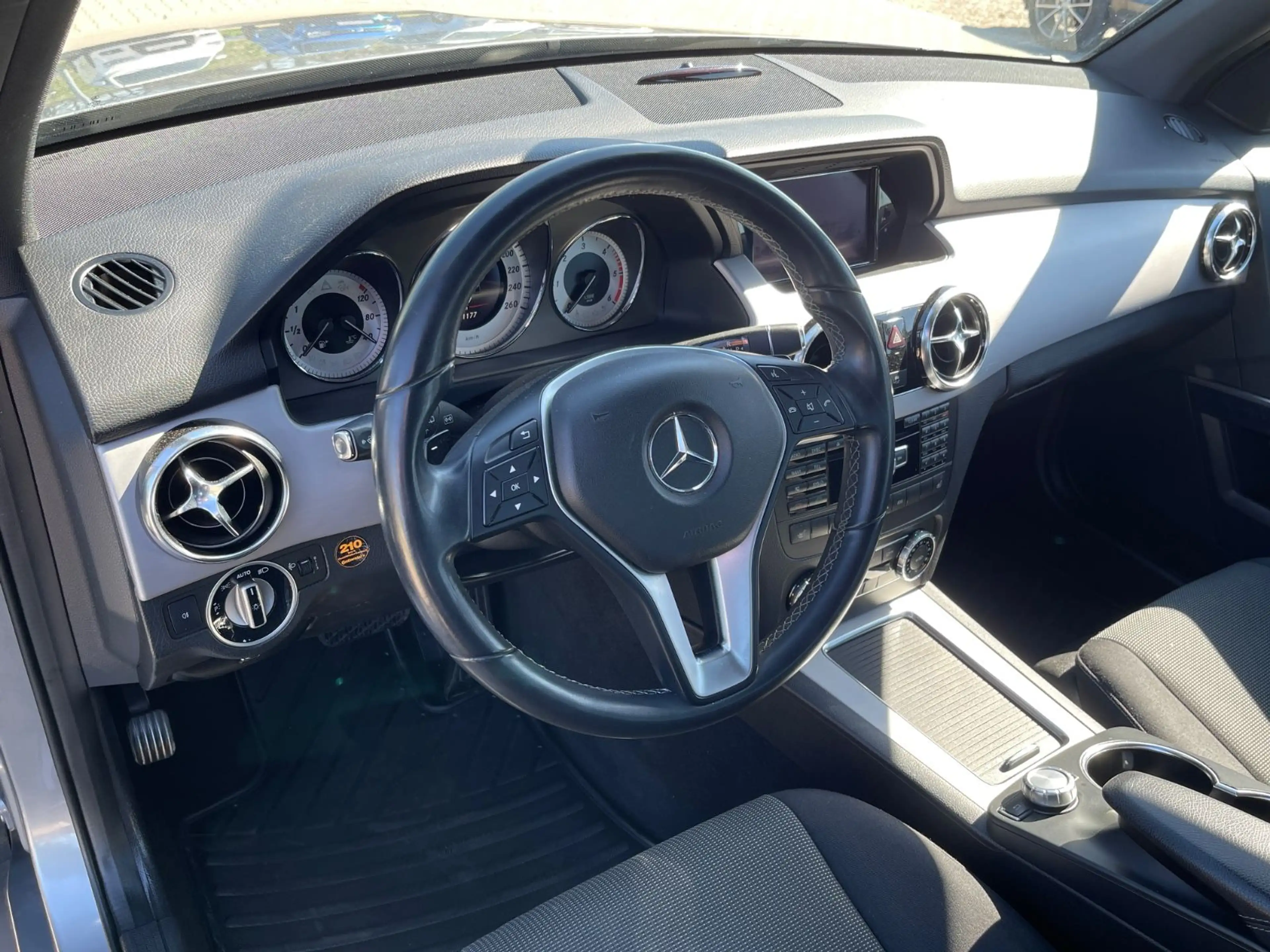 Mercedes-Benz GLK 250 CDI BlueTec 4Matic AHK Standheizung — photo 11