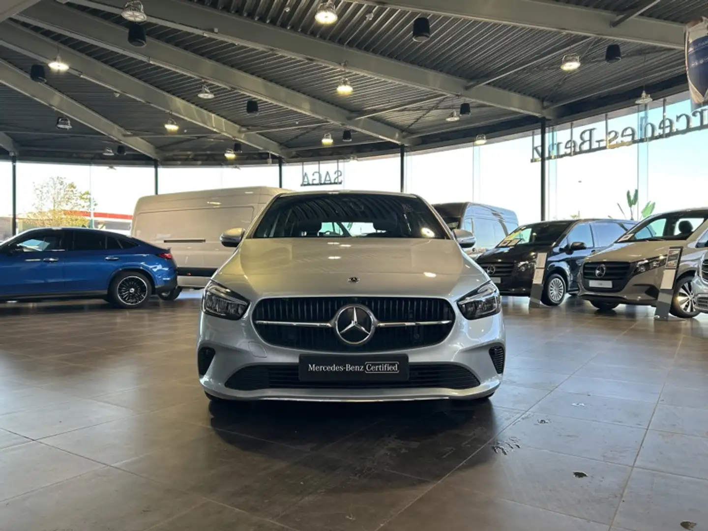 Mercedes-Benz B 180 d Luxury Line Facelift Zilver - 2